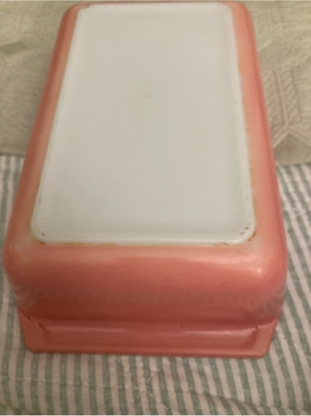 Pyrex vintage pink